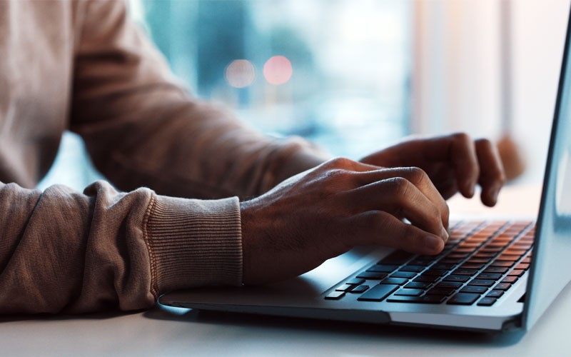 Gros plan sur un clavier d’ordinateur portable